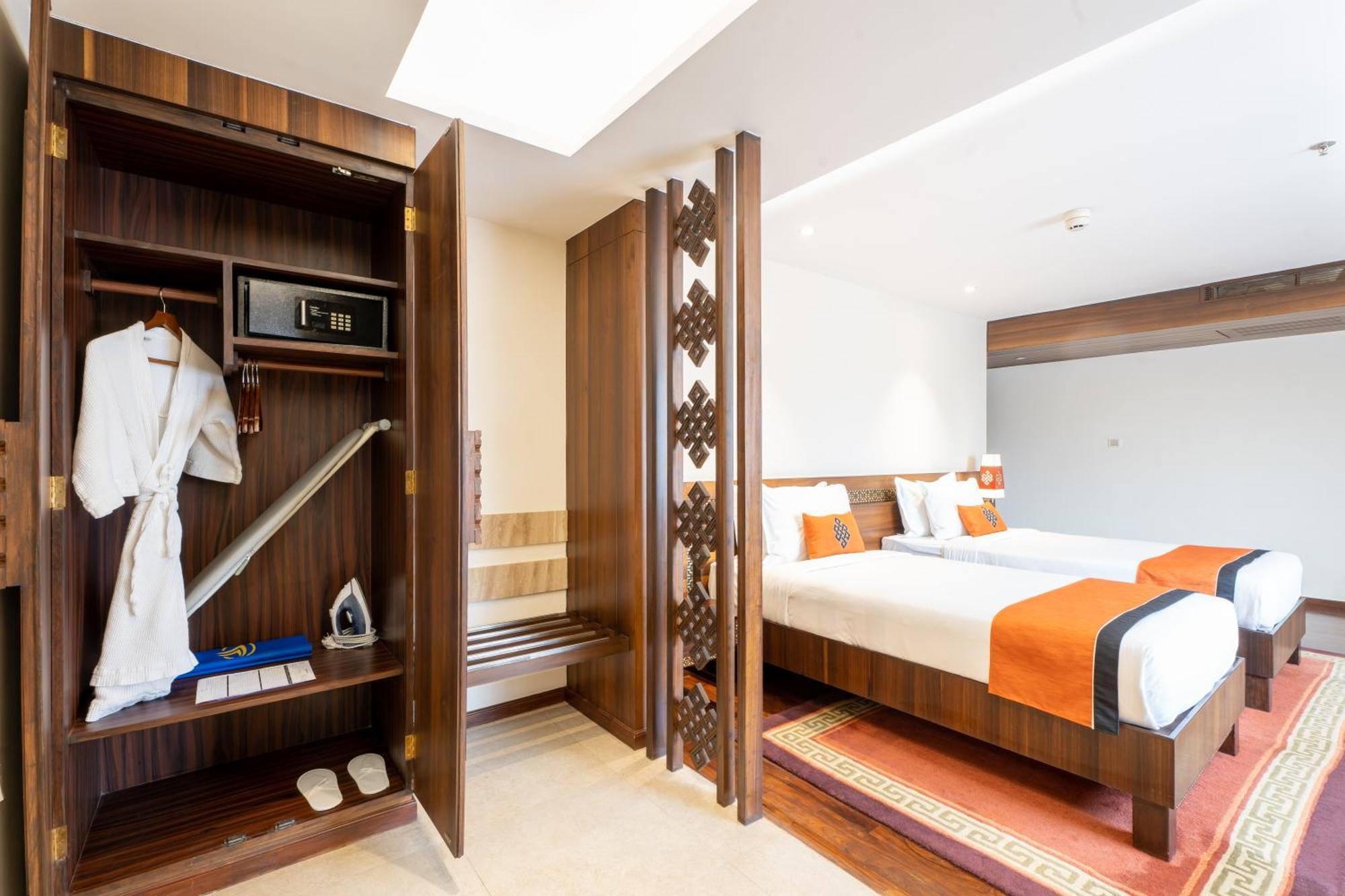 Hotel Ramada By Wyndham Kathmandu Dhumbarahi Zewnętrze zdjęcie
